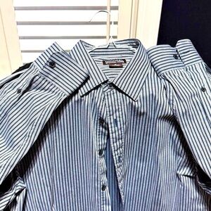 ✨ Vintage Charm Meets Modern Elegance – Michael Kors Men’s Striped Dress Shirt ✨